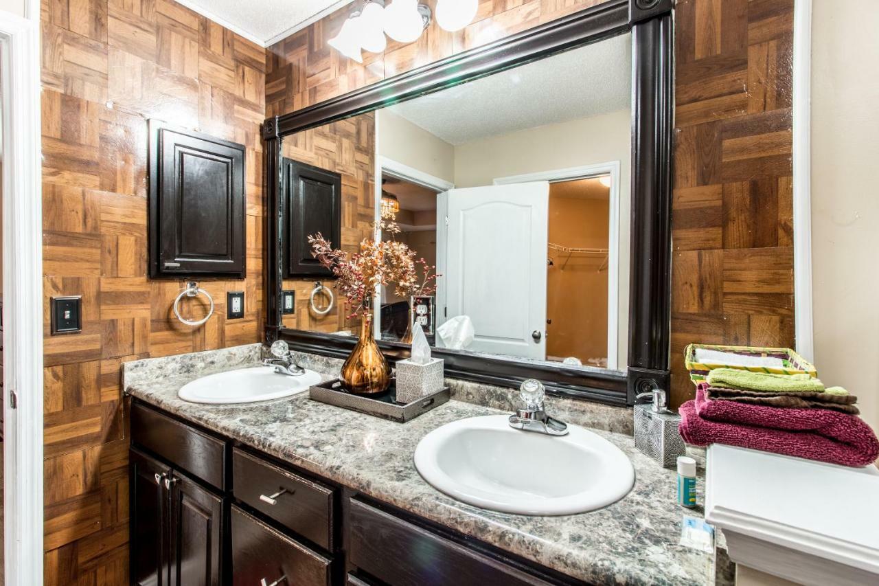Villa Rockett! Your Sweet Home Away From Home! Huntsville Exterior photo