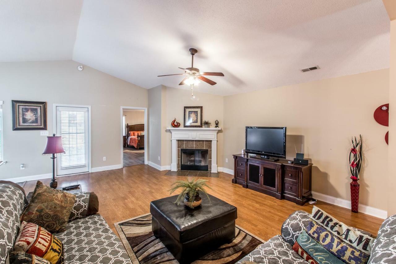Villa Rockett! Your Sweet Home Away From Home! Huntsville Exterior photo